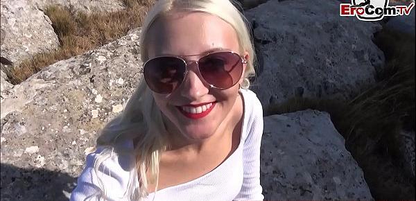  Deutsche Blondine teen  mit Sonnenbrille fickt Outdoor mit einem User
